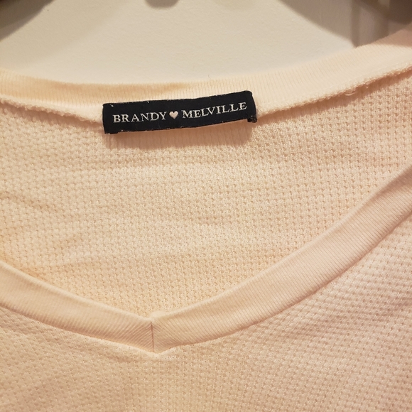 Brandy Melville  v-neck crop  top - Picture 4 of 4